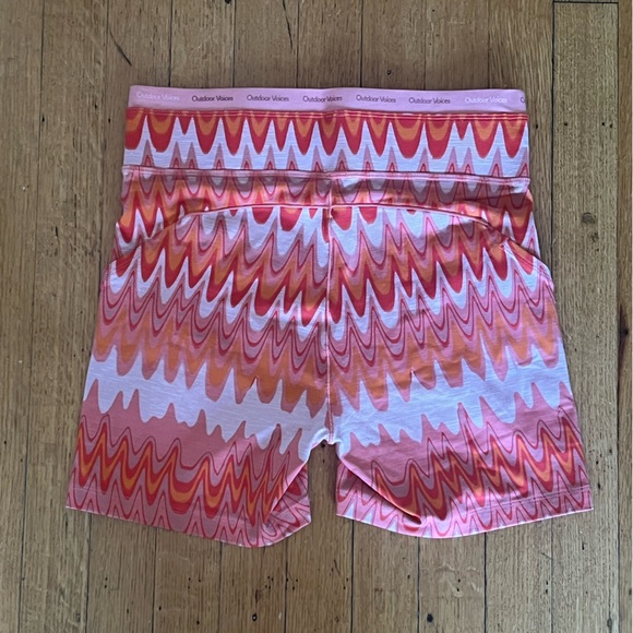 Outdoor voices tech sweat 5” shorts - Picture 7 of 7